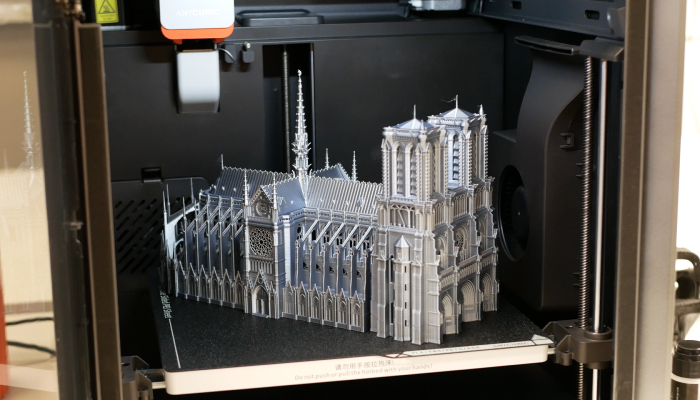 Une impression de Notre dame dans la Kobra S1